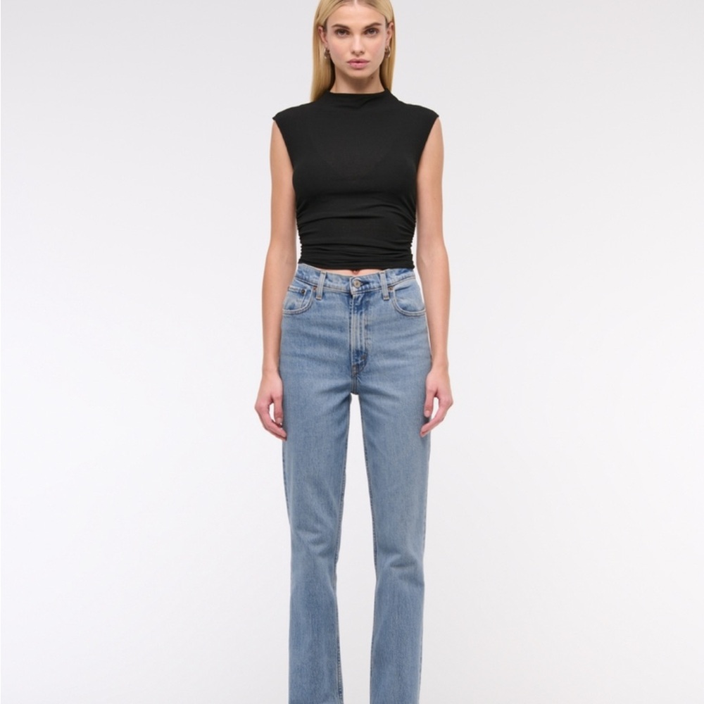Abercrombie 90’s Ultra-High Rise 90’s jeans